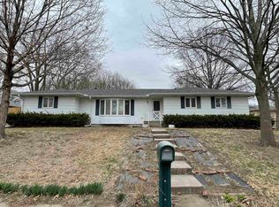 2402 Abbott St, Falls City, NE 68355