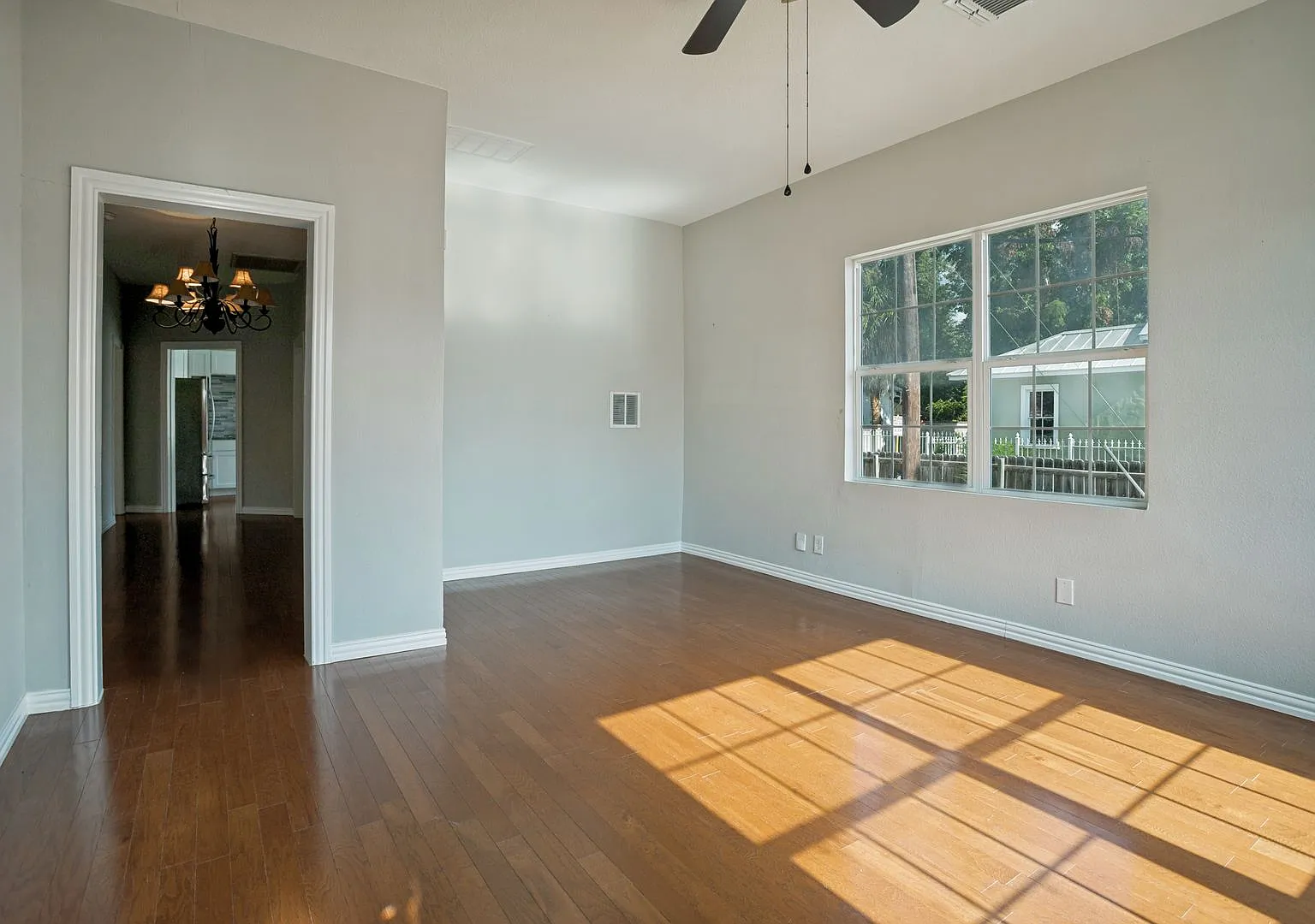 Charming 3-Bedroom Home In Five Points — Photo 4