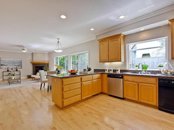 3rd image of 7648 Echo Hill Ct