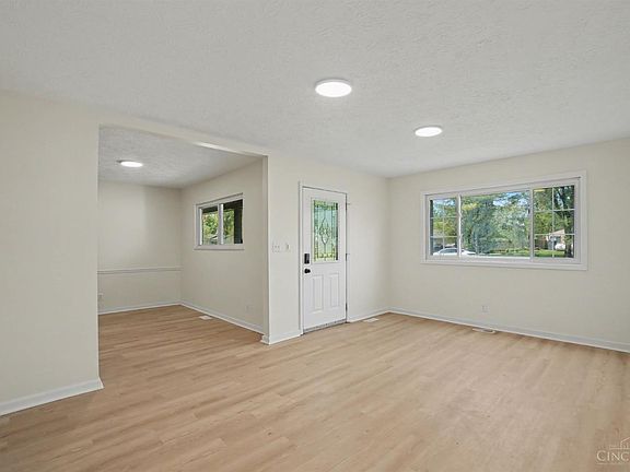 4th image of 870 Marty Lee Ln