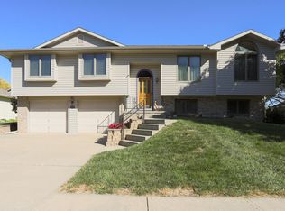 416 Maple Dr, Treynor, IA 51575