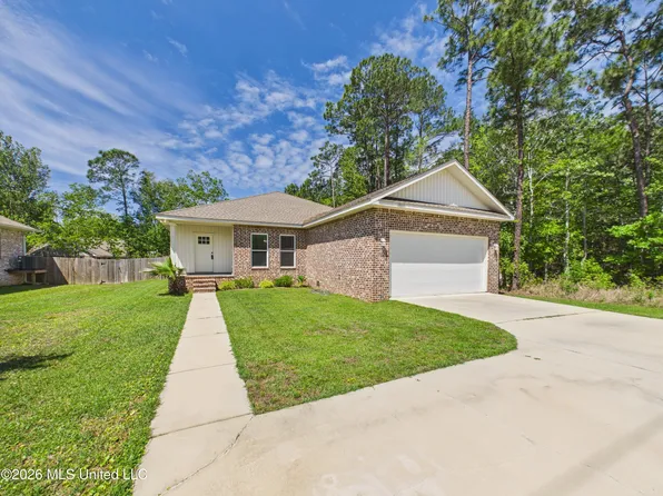 1925 Beachview Dr, Ocean Springs, MS 39564