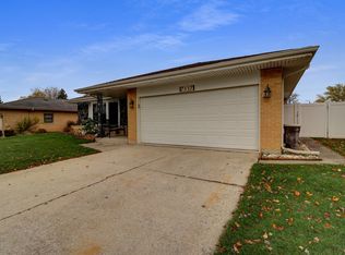 7117 Exner Rd, Darien, IL 60561