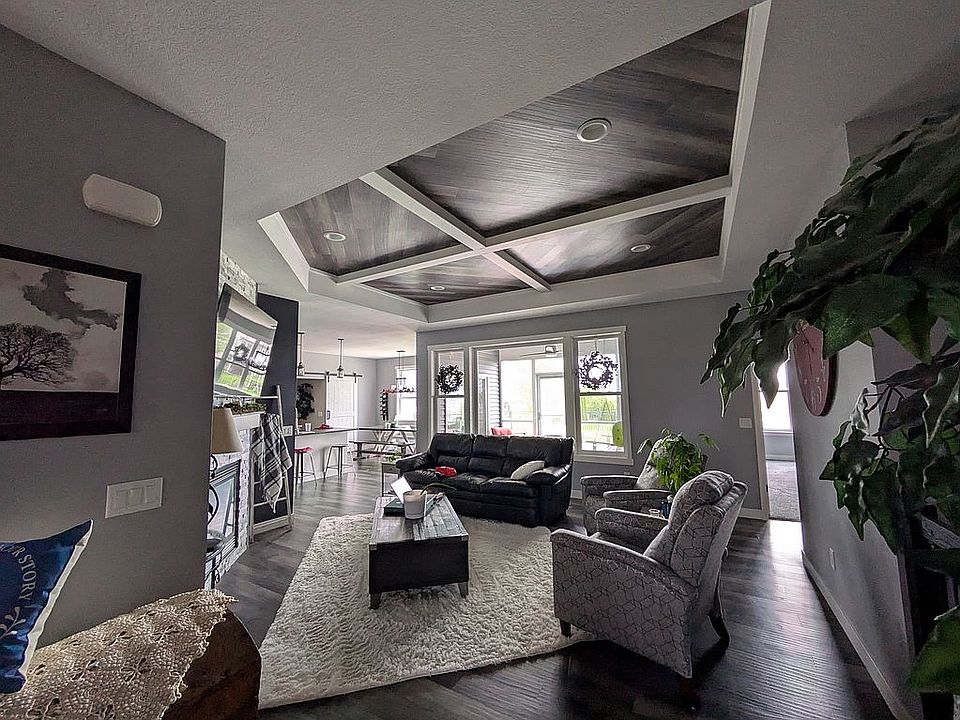 212 Summit Dr, Tipton, IA 52772 | Zillow