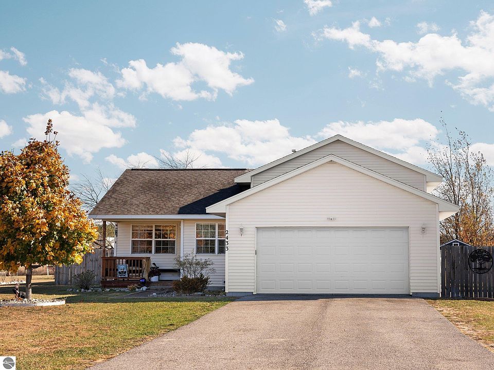 1st image of 2433 Woodcock Ln