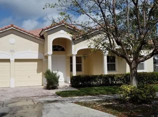 16607 SW 81st Ter, Miami, FL 33193