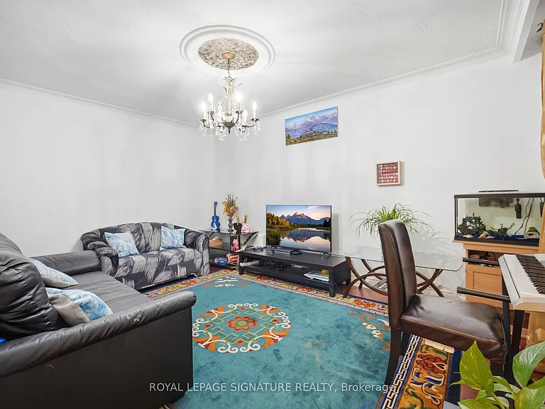 2000 Dufferin St #1 — Photo 9