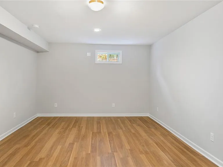 2295 Brandon Ct NE — Photo 32