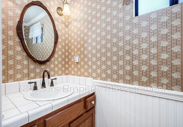 238 F Ave — Photo 15