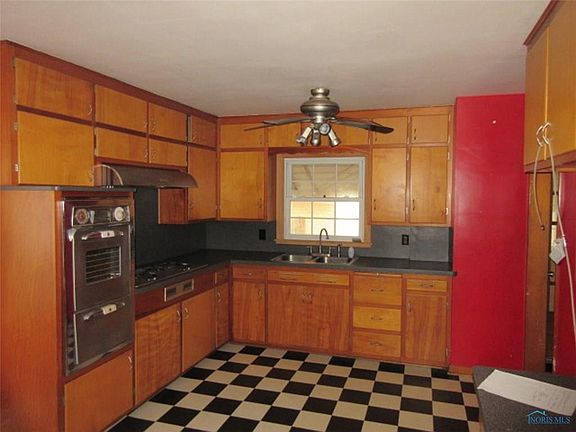 4th image of 179 Hannum Ave