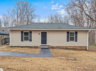 326 Millbank Rd, Wellford, SC 29385