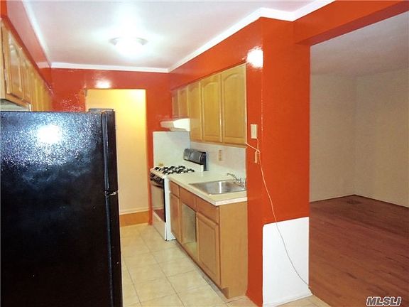 5th image of 1369 E 83rd St #1