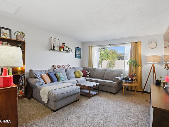 4th image of 2106 W Devonshire St