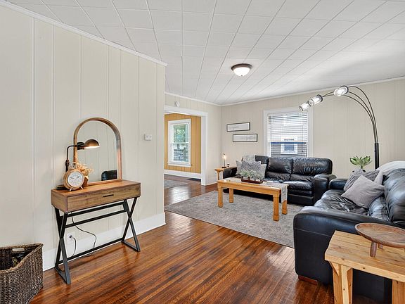 5th image of 824 Wilson Ave