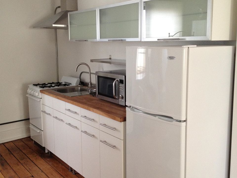1st image of 9 W Girard Ave APT 3
