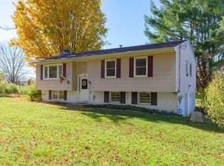 207 Layton Rd, Stanfordville, NY 12581