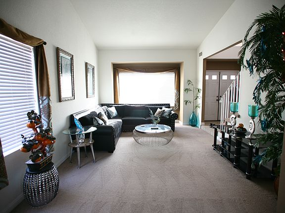 3rd image of 7574 Parnell Ave