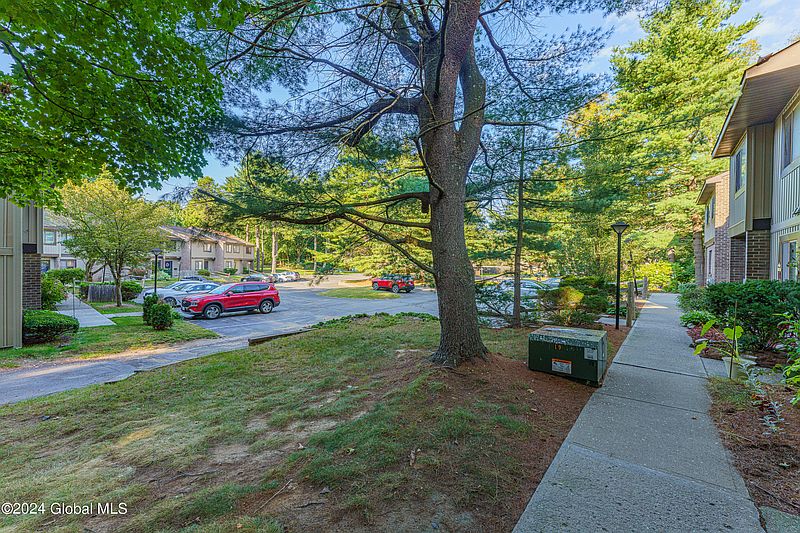 3rd image of 106 Ridgewood Terrace