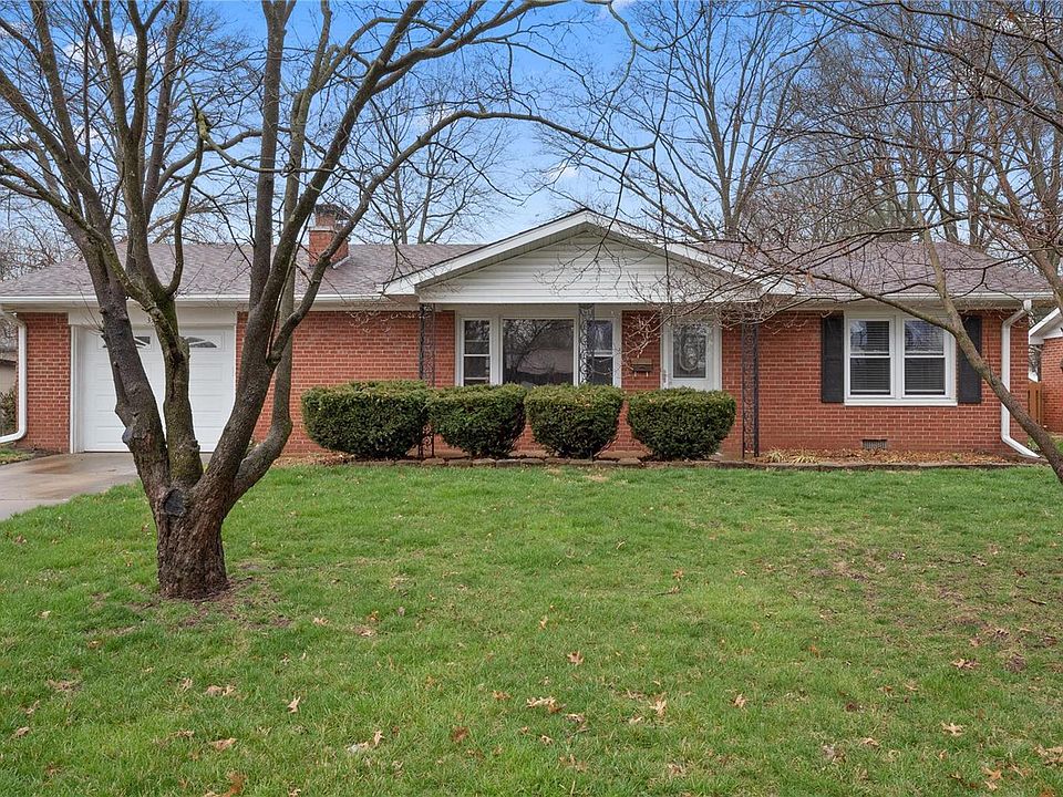 1st image of 33 Eastland Dr