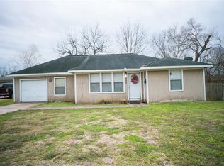 206 N Shady Oaks St, Lake Jackson, TX 77566
