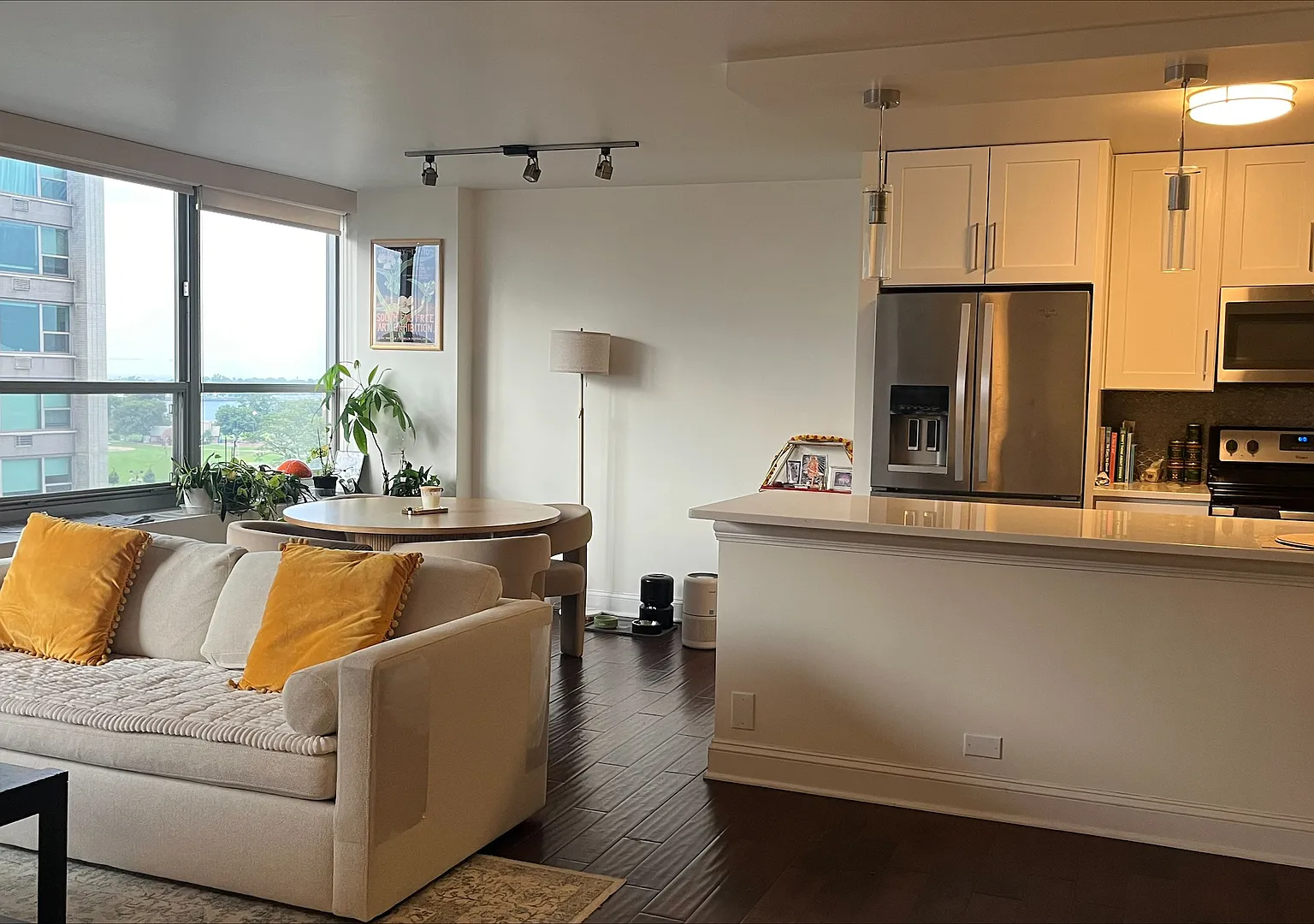 1 bed, 900 sqft, $2,650 — Photo 3