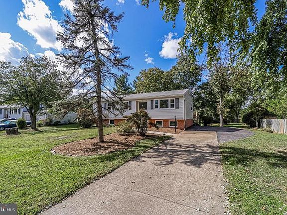 3rd image of 5116 Ampthill Dr
