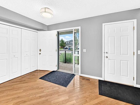 4th image of 23 E Thornbird Way SE