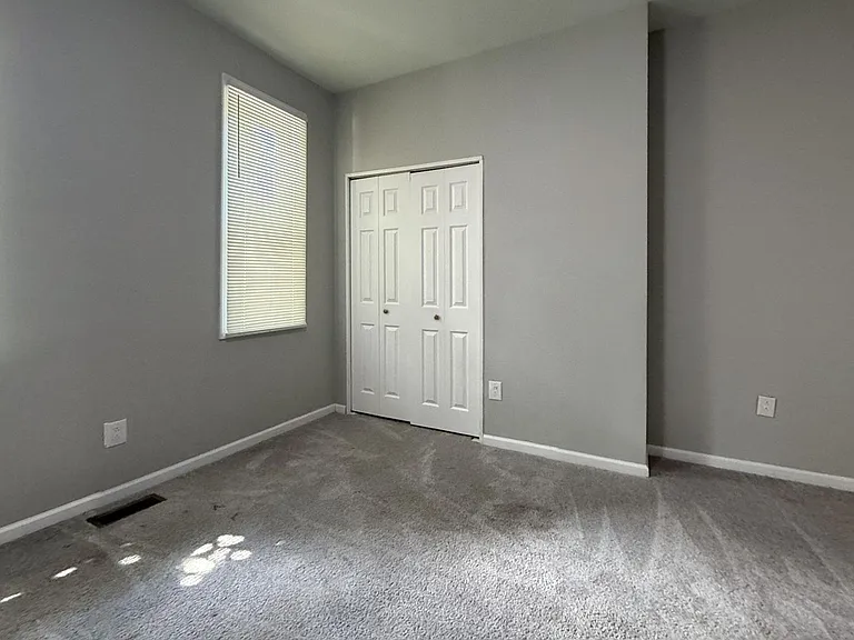 2307 N Cleveland St — Photo 8