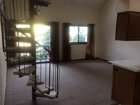 3rd image of 3 Beaver Creek Dr #8