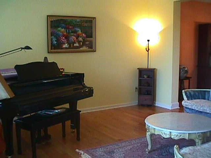 5th image of 22 WAYFIELD Lane