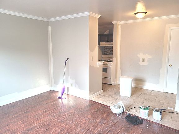 3rd image of 1620 N Marshall St APT 203
