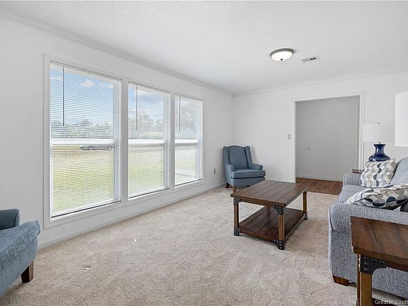 3rd image of 463 W Weber Cir