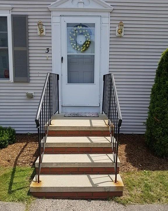 1st image of 64 Menlo St Unit 3