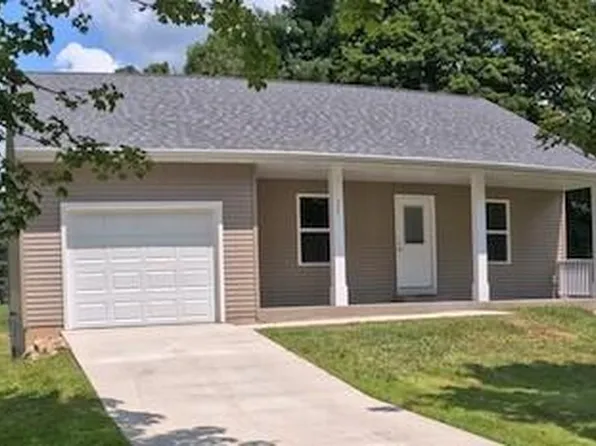 327 E Lincoln St, Hastings, MI 49058