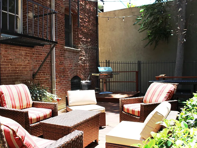 Brookmore - Back Patio With Grilling Station