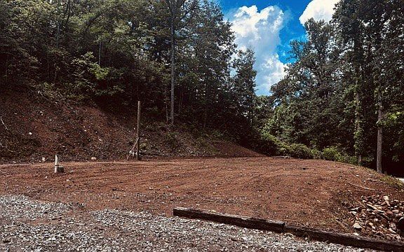 2nd image of 90 Cline Branch Rd