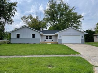 2612 7th St, Charleston, IL 61920