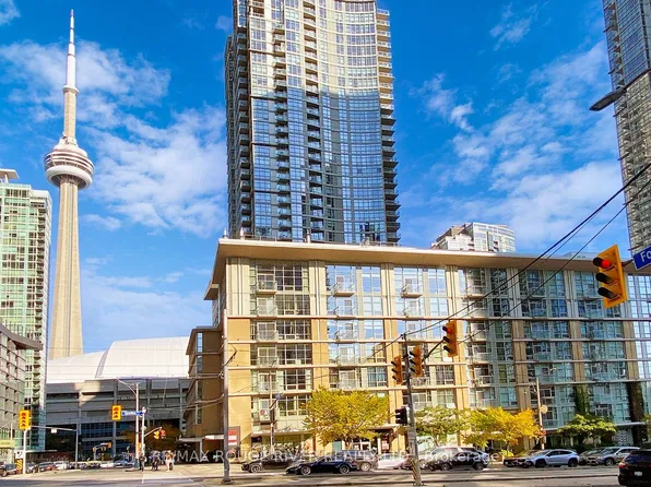 9 Spadina Ave #M03, Toronto, ON M5V 3V5