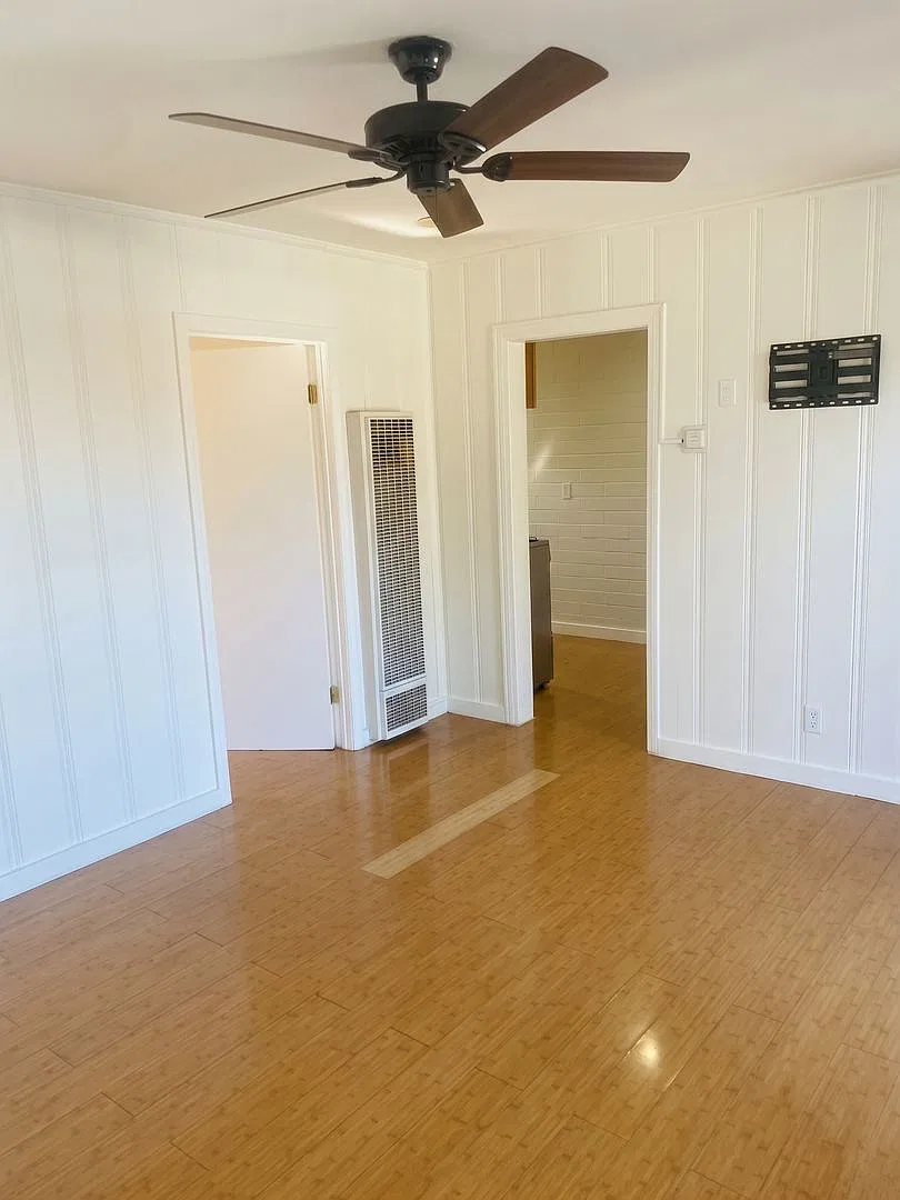 10108 S Figueroa St — Photo 1