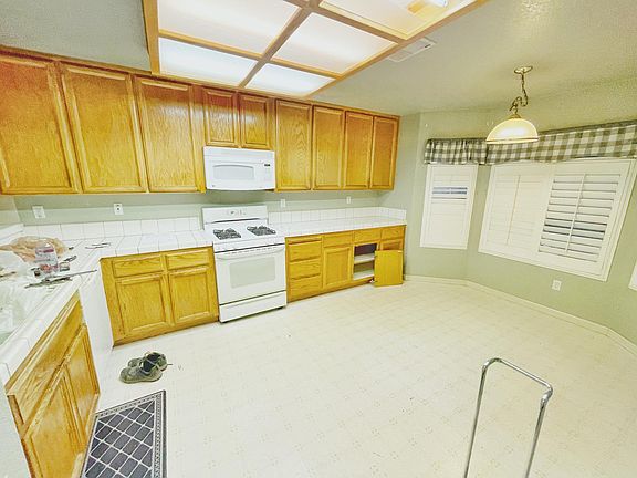 4th image of 8306 Lake Willow Way