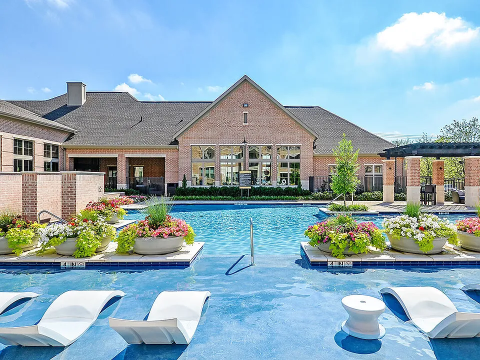 Axis Kessler Park apartments community photo