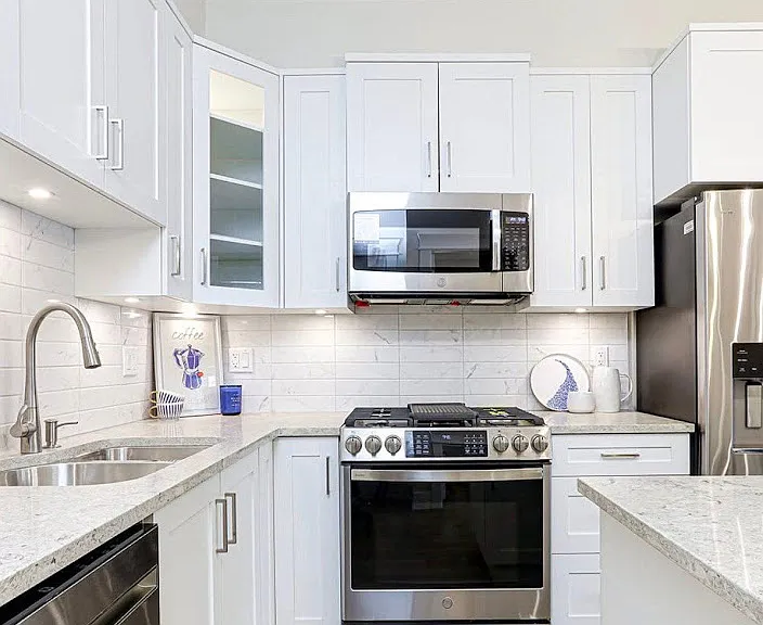 208b St — Photo 19