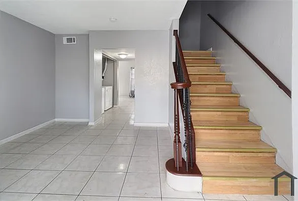 1322 Silverado — Photo 11
