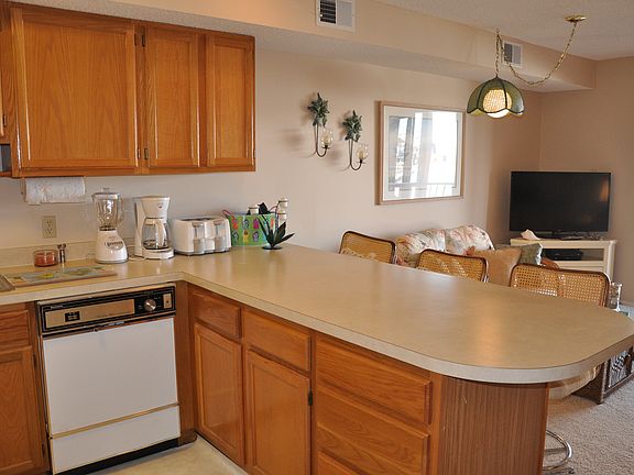 5th image of 203 33rd St Unit 204