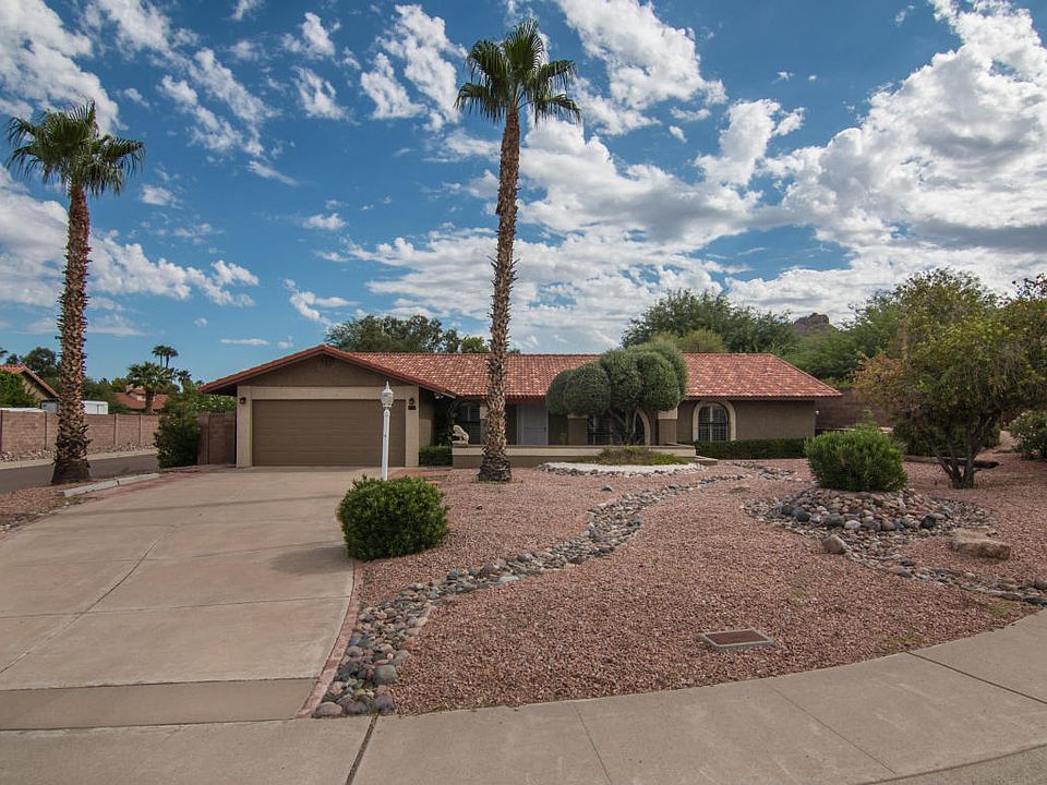 1st image of 831 E Braeburn Dr