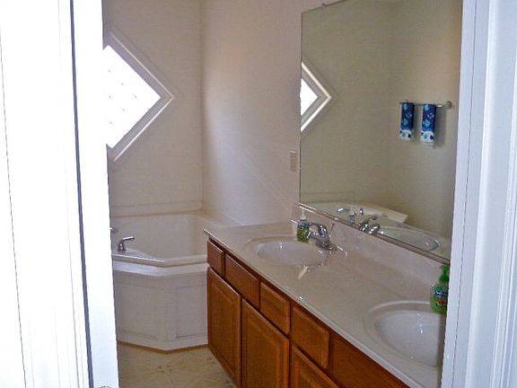 5th image of 1129 Royal Way