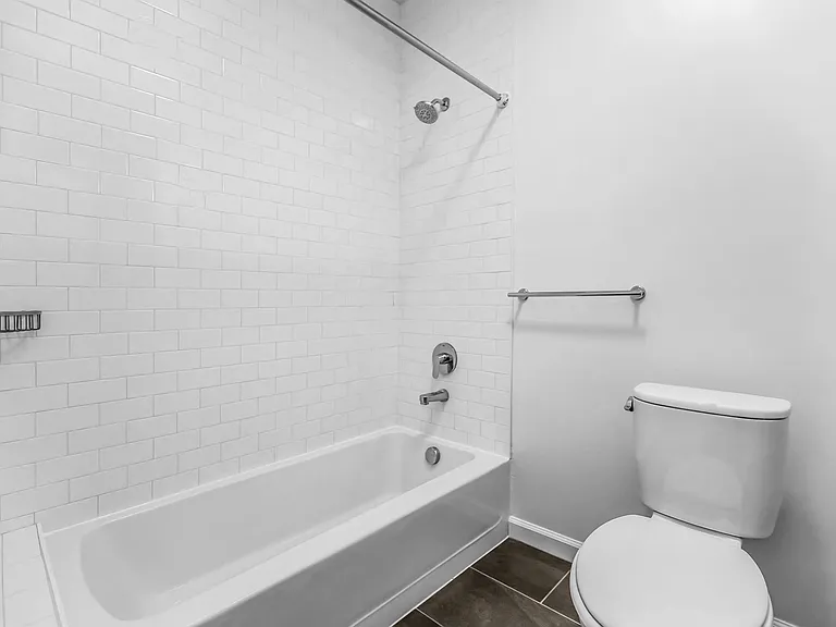 605 Jones — Photo 14