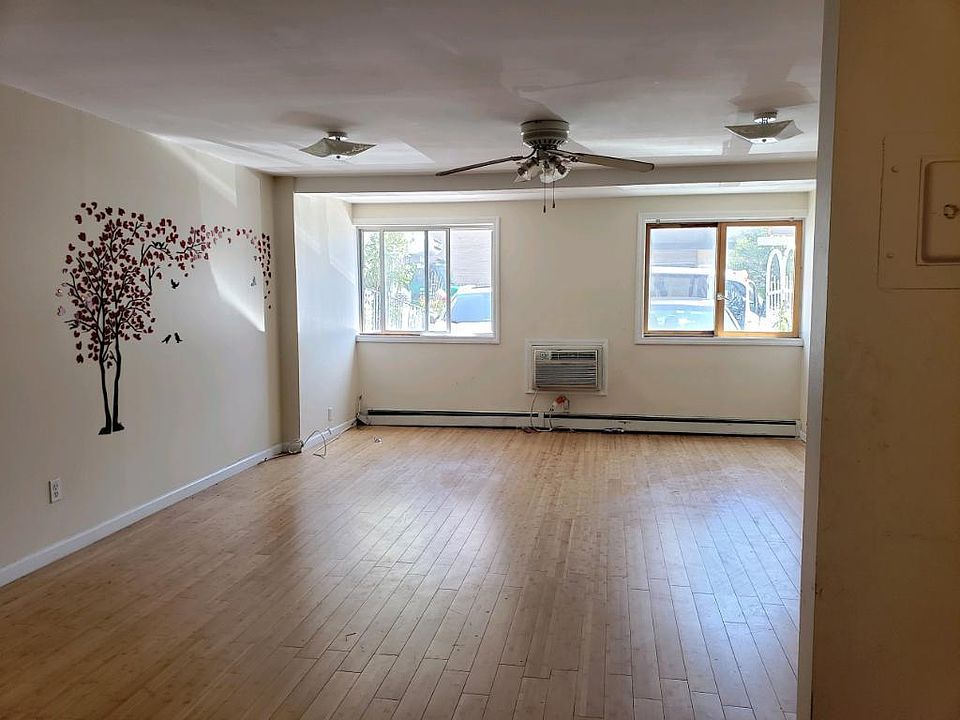 2nd image of 3244 36th St APT 1