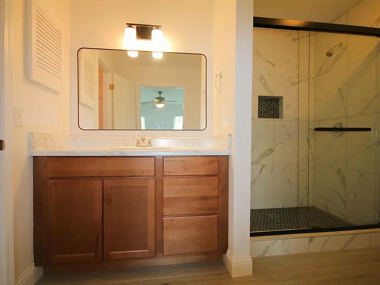 4631 Northpointe Cir — Photo 11