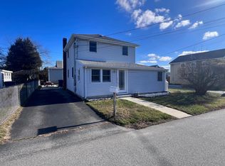 40 Portland Ave #1, Old Lyme, CT 06371